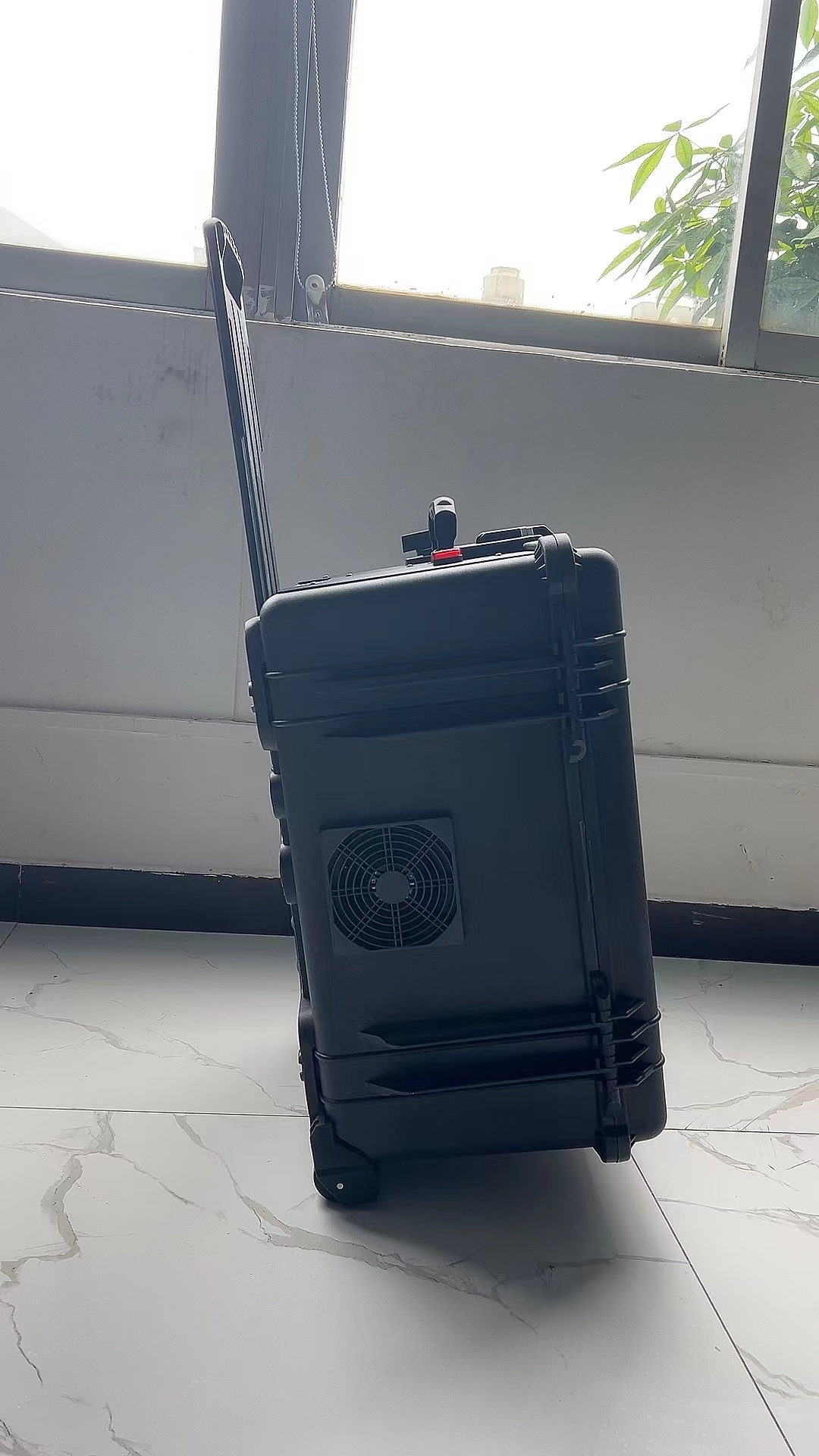 迎泽手拉箱型移动通信干扰器